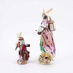 Meissen - Grosse Figur einer Drehleier spielenden Malabarin und kleine Figur eines Leier spielenden Malabars, 79883-10, Van Ham Kunstauktionen