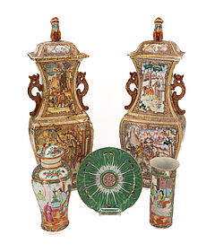 Paar Balustervasen mit Figurenzier im Kanton Stil, 75906-4, Van Ham Kunstauktionen