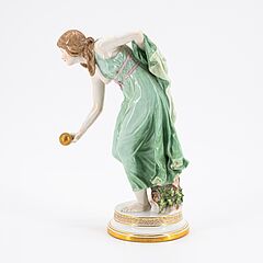 Meissen - Figur der Kugelspielerin, 79797-3, Van Ham Kunstauktionen