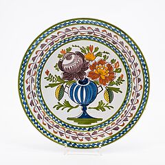 Frankreich und Delft - Gruppe von 15 Tellern Platten und Schalen, 75971-7, Van Ham Kunstauktionen