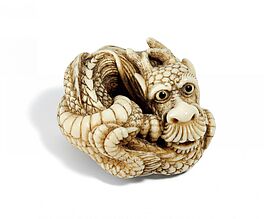 Bedeutendes Netsuke eines zusammengerollten Drachen, 65081-8, Van Ham Kunstauktionen