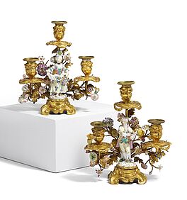 Frankreich - Paar praechtige feuervergoldete Kandelaber mit Figurenbesatz, 76933-44, Van Ham Kunstauktionen