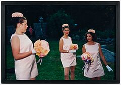 Tina Barney - The Bridesmaids in Pink, 68004-87, Van Ham Kunstauktionen