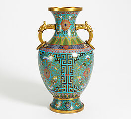 Balustervase mit Lotosranken und Ringhenkeln, 65675-1, Van Ham Kunstauktionen