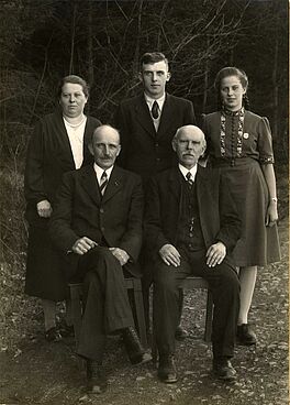 August Sander - Ohne Titel Familienportraet, 61592-1, Van Ham Kunstauktionen