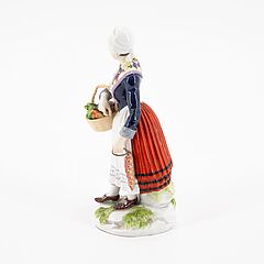 Meissen - Daenische Bauersfrau mit Gemuesekorb, 76821-103, Van Ham Kunstauktionen