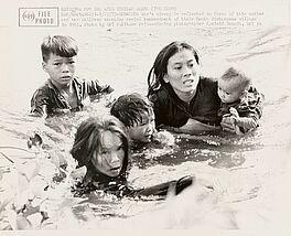 Kyoichi Sawada - Flee to Safety Vietnam Refugees, 68004-346, Van Ham Kunstauktionen