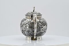 Tuck Chang  Co - Dreiteiliges Teeservice mit Drachendekor, 75137-2, Van Ham Kunstauktionen