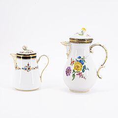 Meissen - 25 Teile aus einem Kaffee- und Teeservice mit Blumenstaffage und kobaltblauem Rand, 80076-1, Van Ham Kunstauktionen