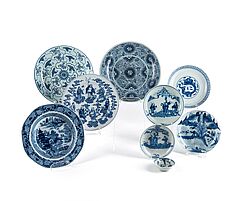 9 Teller mit blau-weissen Dekoren, 76922-26, Van Ham Kunstauktionen