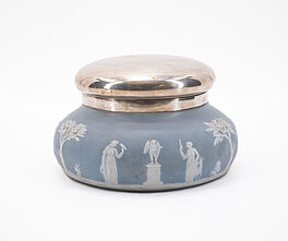 Wedgwood - Dose mit umlaufendem Goetterfries, 75134-19, Van Ham Kunstauktionen