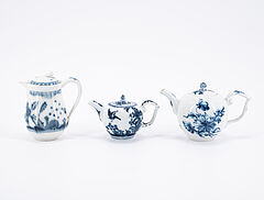 Meissen - Zwoelfteiliges Konvolut mit blau-weissen Dekoren, 76821-128, Van Ham Kunstauktionen