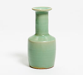 Kleine Longquan Seladon-Schlegelvase, 66218-4, Van Ham Kunstauktionen