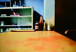 William Eggleston - Ohne Titel Hot Sauce Louisiana, 63169-1, Van Ham Kunstauktionen