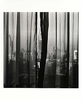 Fritz Henle - Manhattan - The Empire State Building from my Room in The Hotel Americana, 70001-222, Van Ham Kunstauktionen