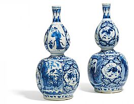 Delft - Zwei Balustervasen mit Chinoiserien, 64541-28, Van Ham Kunstauktionen