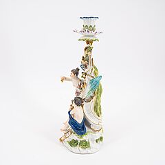Meissen - Grosser Rocaille-Leuchter mit Allegorie der Aphrodite und Putto, 76933-23, Van Ham Kunstauktionen