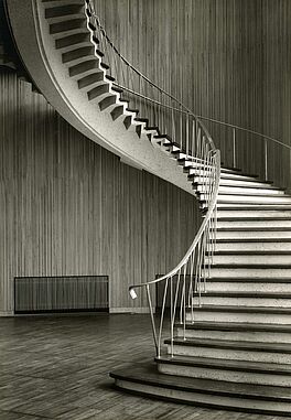 Karl Hugo Schmoelz - Funkhaus Erdgeschossfoyer mit Treppe zum Obergeschossfoyer, 62313-434, Van Ham Kunstauktionen