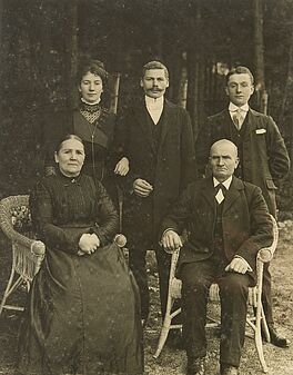 August Sander - Familienportrait, 60490-1, Van Ham Kunstauktionen