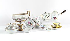 Meissen - Gruppe aus 18 Teilen mit Blumendekoren, 76821-175, Van Ham Kunstauktionen