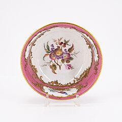 Sevres - Schale mit rosafarbenem Fond Blumengirlande und Vogelkartuschen, 79918-40, Van Ham Kunstauktionen