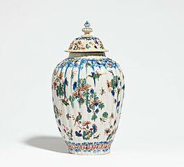 Delft - Kleine Kaschmir-Deckelvase, 73074-2, Van Ham Kunstauktionen