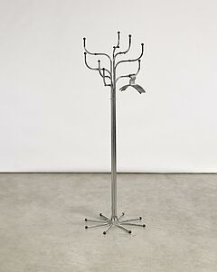 Fritz Hansen - Garderobenstaender Coat Tree mit acht Armen, 77970-49, Van Ham Kunstauktionen