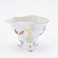 Meissen - Seltene kleine gefusste Sauciere mit Kakiemondekor, 80051-7, Van Ham Kunstauktionen