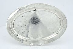 Adolf Mogler - Set aus ovalem Tablett Milchkaennchen und Zuckerschale, 74181-2, Van Ham Kunstauktionen