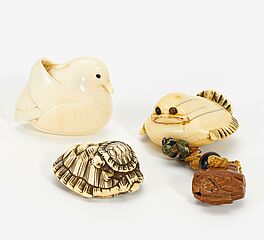 Drei netsuke Schildkroeten und zwei Voegel, 66029-8, Van Ham Kunstauktionen