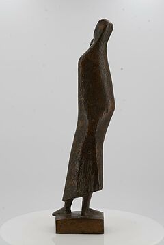 Emy Roeder - Tripoli II Stehende verhuellte Frau, 66500-191, Van Ham Kunstauktionen