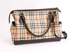 Burberry - Klassische Check Canvas Handtasche, 75431-12, Van Ham Kunstauktionen