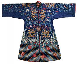 Blaugrundige Drachenrobe fuer die chinesische Oper, 66443-2, Van Ham Kunstauktionen