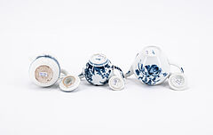 Meissen - Zwoelfteiliges Konvolut mit blau-weissen Dekoren, 76821-128, Van Ham Kunstauktionen