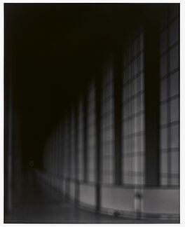 Hiroshi Sugimoto - Tempelhof Airport, 68207-1, Van Ham Kunstauktionen