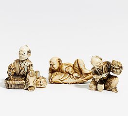 Drei netsuke, 63200-19, Van Ham Kunstauktionen