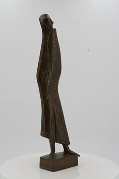 Emy Roeder - Tripoli II Stehende verhuellte Frau, 66500-191, Van Ham Kunstauktionen