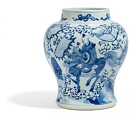 Balustervase mit Knabe auf Qilin, 66319-23, Van Ham Kunstauktionen