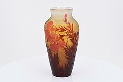 Emile Galle - Kleine Vase mit Irisdekor, 70216-36, Van Ham Kunstauktionen