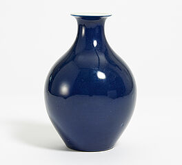Bauchige opferblaue Vase, 66343-3, Van Ham Kunstauktionen