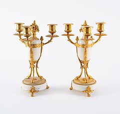 Paar kleine Vasen mit Amphorenmotiv, 76933-60, Van Ham Kunstauktionen