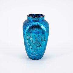 Louis Comfort Tiffany - Kleine elektrisch-blaue Favrile-Glasvase, 77461-4, Van Ham Kunstauktionen
