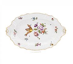 Meissen - Ovale Platte mit Rocaillehandhaben und Dekor Blumenstrauss, 77623-5, Van Ham Kunstauktionen