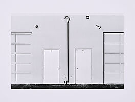 Lewis Baltz - Northwest Wall Unoccupied Industrial Spaces 17875 C and D Skypark Circle Irvine, 75280-5, Van Ham Kunstauktionen